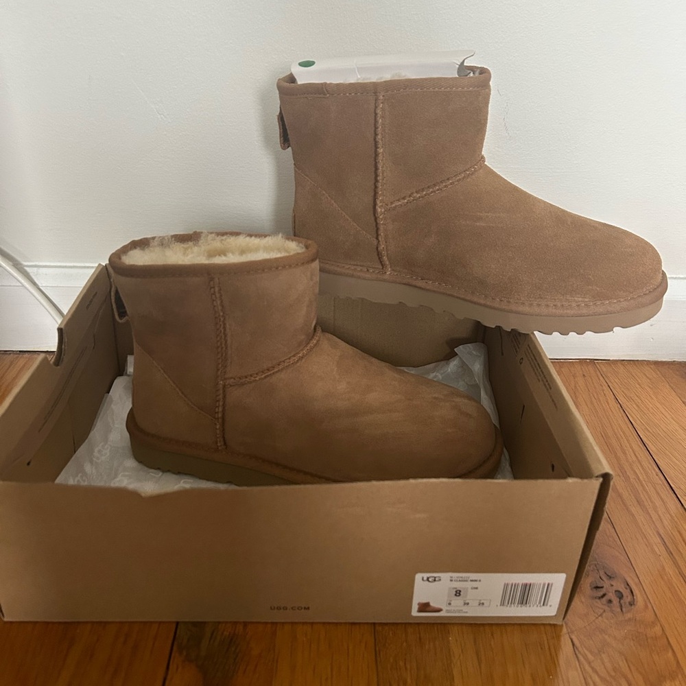 Brand new Uggs classic mini II size 8